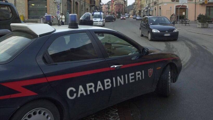 Matrimonio saltato, regolamento di conti tra due famiglie nel parcheggio del centro commerciale di Reggio Emilia: sette denunciati