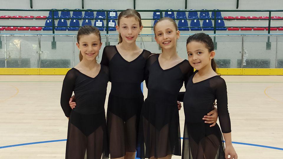 Le giovanissime atlete della Star Skating di Forte dei Marmi