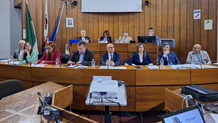 La giunta Sanna durante uno degli ultimi consigli comunali