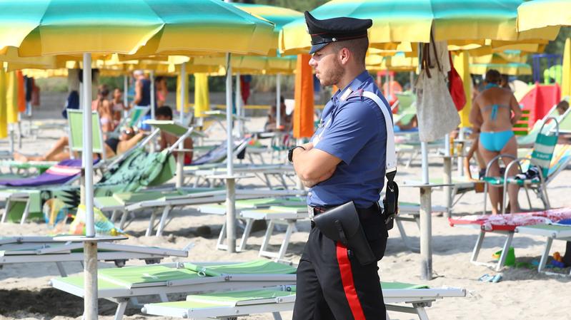 Lidi, rapinato nel bagno di uno stabilimento