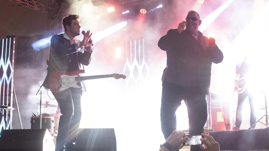 Il sindaco balla sul palco (foto Agenzia Bf)
