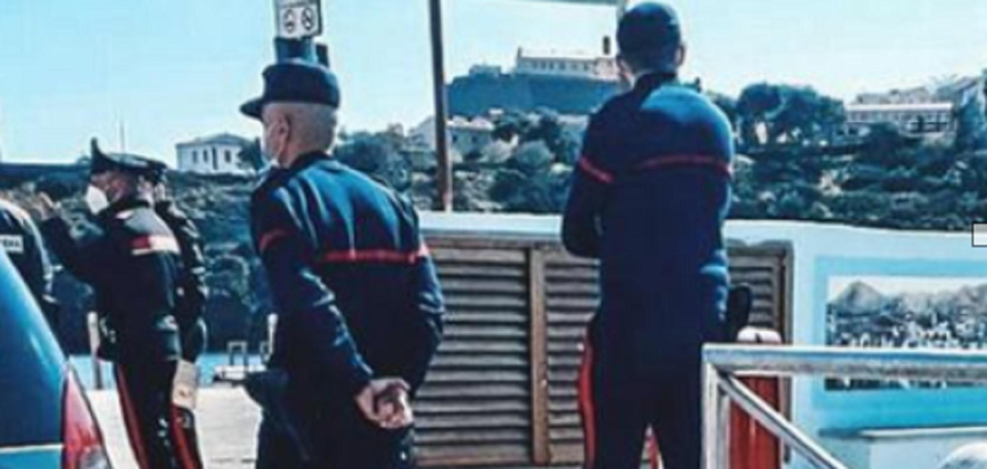 Due carabinieri a Capraia (foto d'archivio)