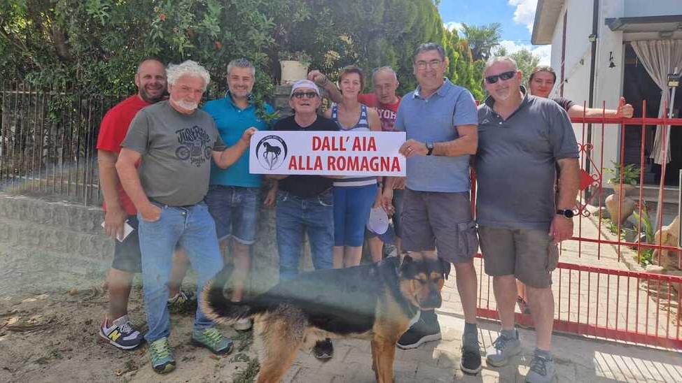 Gli amici dell’aia di Pratissolo donano 30 lavatrici alla Romagna con i soldi delle feste<br type="_moz" />
