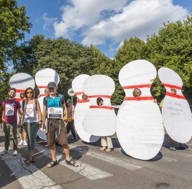 «Non siamo birilli»: in strada Formigina per la “città 30” 