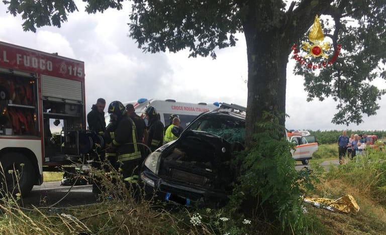 Arezzo, tredicenne su un ponte vola da cinque metri: è grave in ospedale