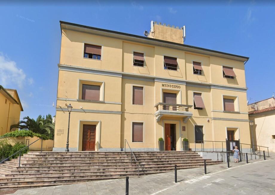 Il palazzo comunale di Crespina Lorenzana
