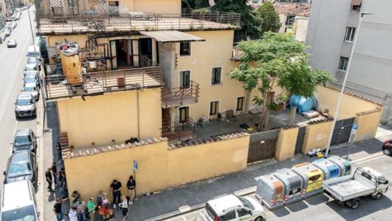 Nella foto grande l’ex hotel Accanto, il sopralluogo in un palazzo di via Monteverdi e la piccola Kataleya Alvarez