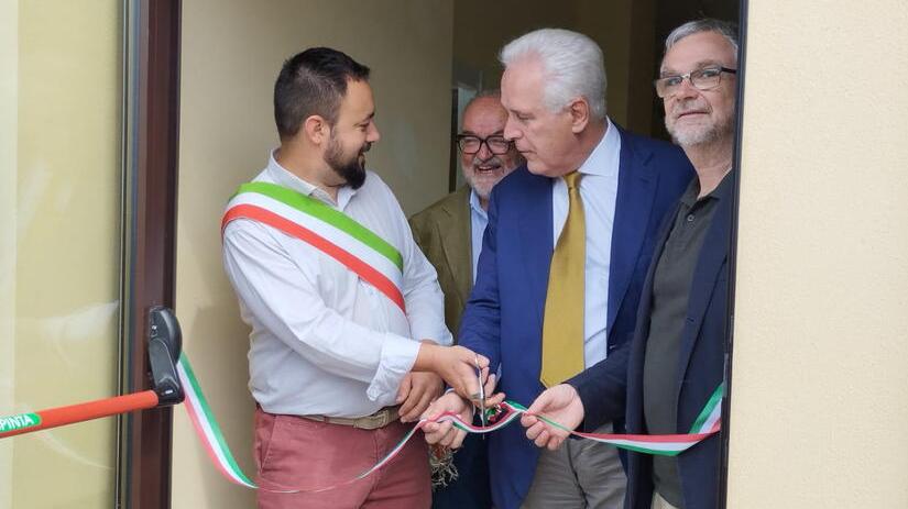 L’inaugurazione dei nuovi locali del presidio sanitario dell’Asl a Carmignano col presidente della Regione Eugenio Giani