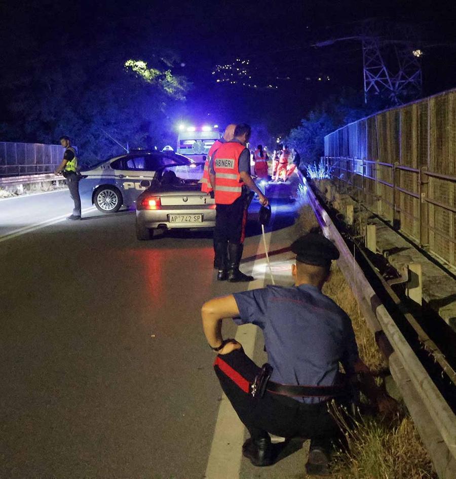 Lutto a Cinquale, muore a 43anni in sella al suo scooter: lascia due bambini