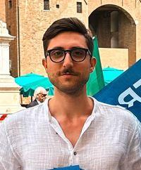 Nuovi giovani e vecchi politicanti