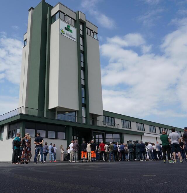 La cerimonia di inaugurazione della nuova sede di Geofor (Foto Franco Silvi)