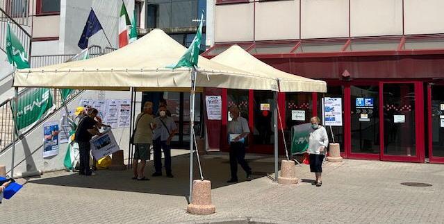 L’ingresso dell’ospedale di Cecina