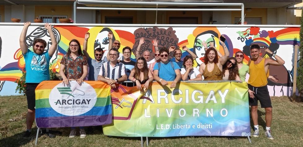 Livorno, l'autrice del'opera arcobaleno imbrattata: «Gesto da codardi frutto dell’odio dilagante»<br>

