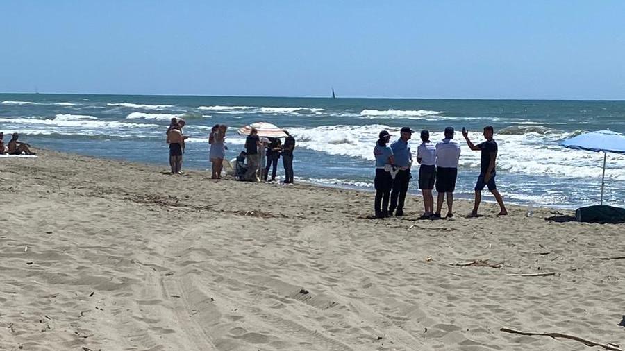Uno degli arenili in cui è stato rianimato uno dei bagnanti poi deceduto