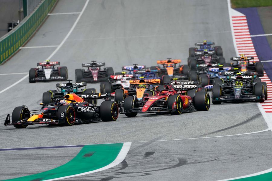 Formula 1, Red Bull vince anche in Austria: primo Verstappen davanti a Leclerc, Perez e Sainz