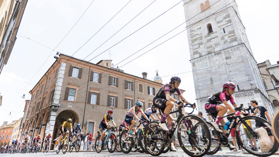 Giro Donne, che show: spettacolo in provincia fino al parco Novi Sad