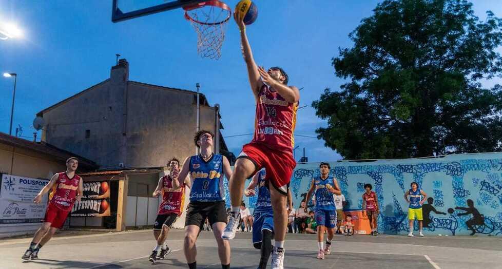 Sole, spiaggia e playground: a Livorno tutti pazzi per il Tre contro Tre 