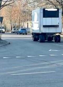Formigine. «Via Coppi nel caos: parcheggio per camion o zona residenziale?» 
