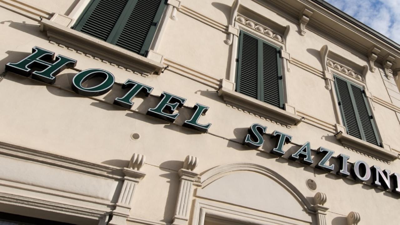 La facciata dell'hotel Stazione di viale Carducci