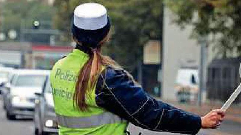 Rosignano, la sosta selvaggia è la causa dell’85% dei verbali