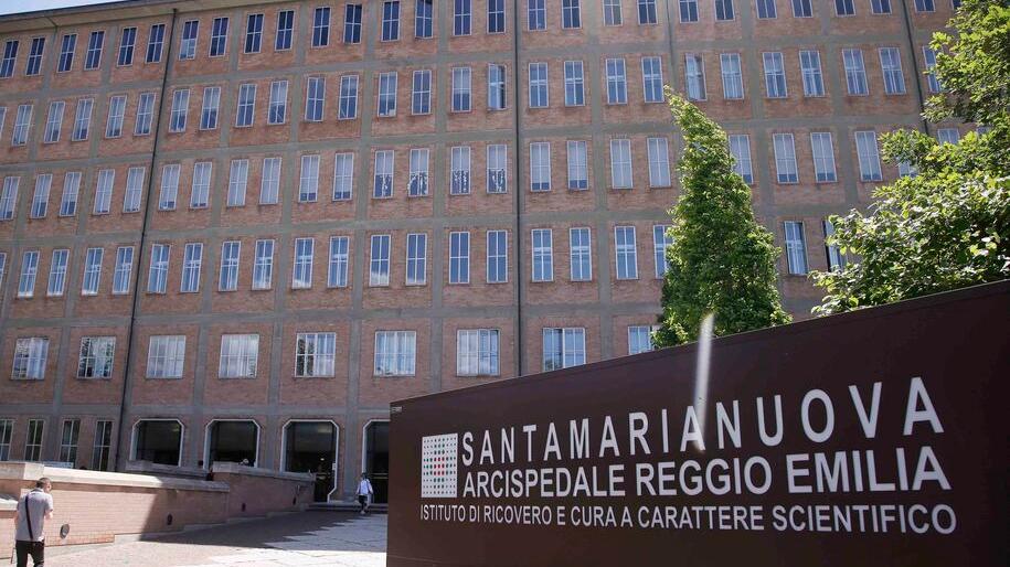 Gli organi erano usciti dall’addome, salvata una donna