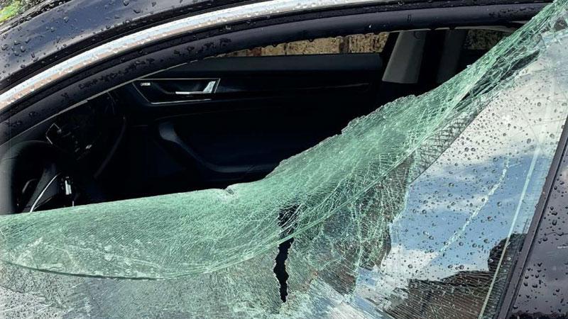 Follonica, i vandali colpiscono ancora: danneggiati anche due stabilimenti