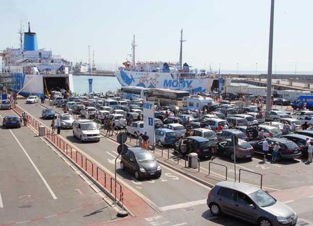 Sui traghetti di Portoferraio più di 150mila persone: luglio inizia con il piede giusto