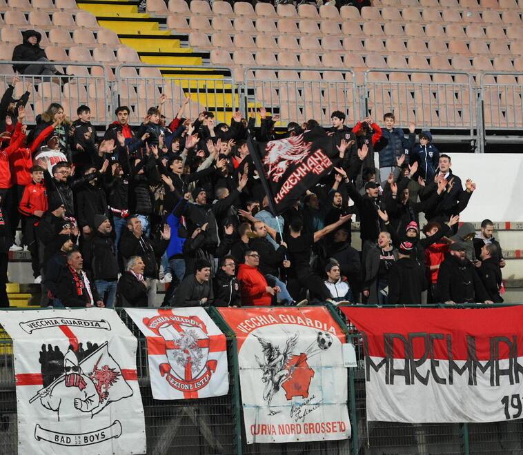 Grifone, dal 7 abbonamenti al via: 150 euro per un posto in curva nord<br>
