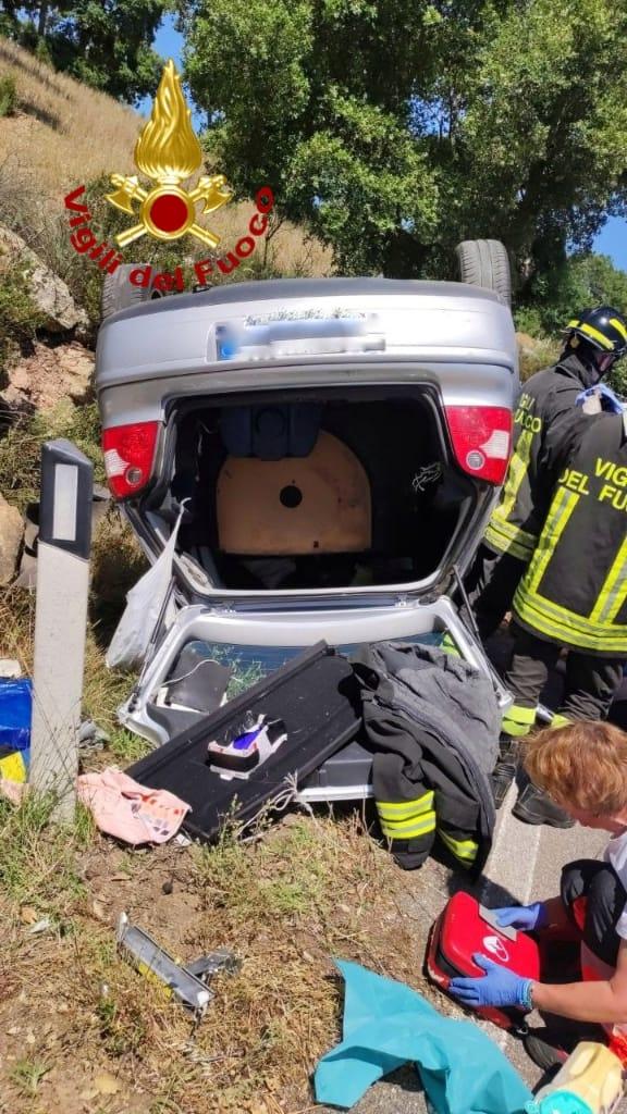 Neoneli, fuori strada con l’auto: muore una donna di 76 anni