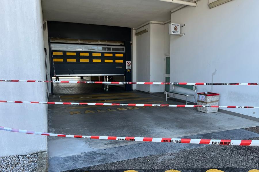 Ferrara, notte di bufera e tanti danni. Alberi sradicati e allagamenti