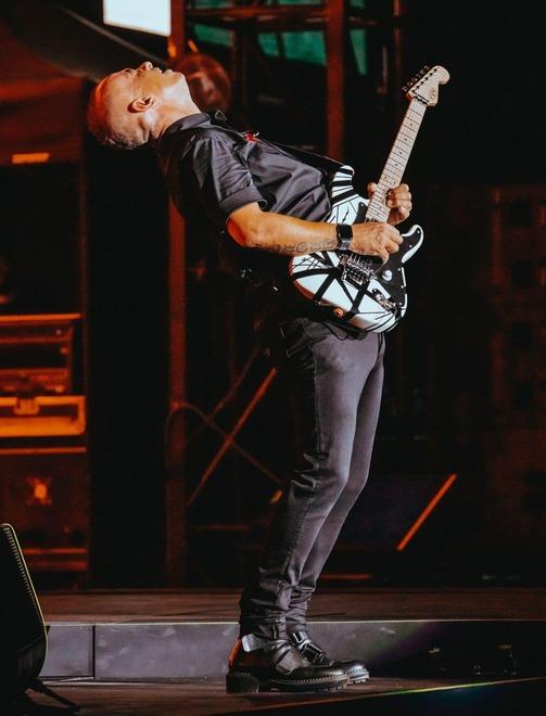 «Partire da qui mi dà la carica» Grande attesa per Ramazzotti