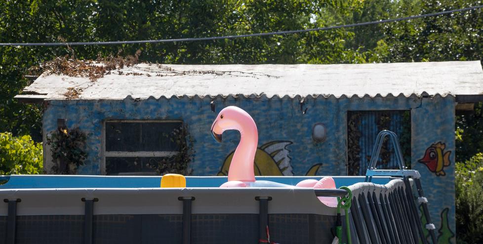 La tragedia di Novi. Bimbo annega in piscina «La vasca montata per la festa» 