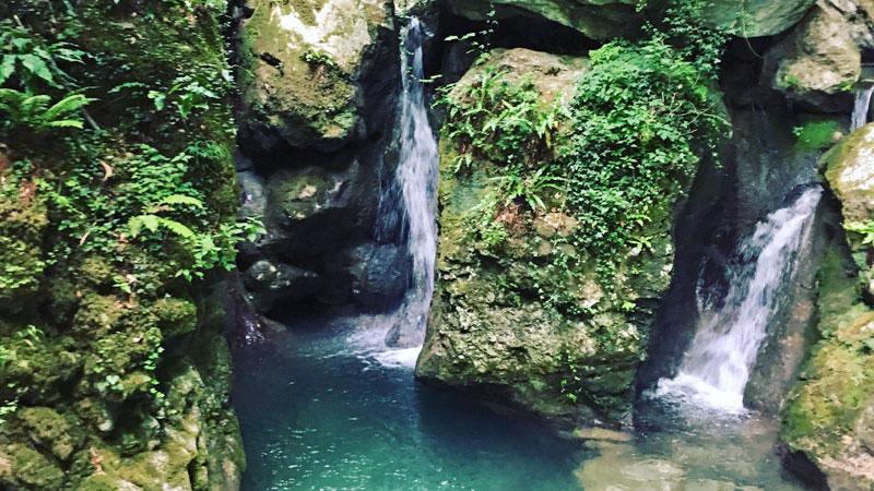 La spiaggia sui monti della Toscana: un tuffo in fiumi e polle