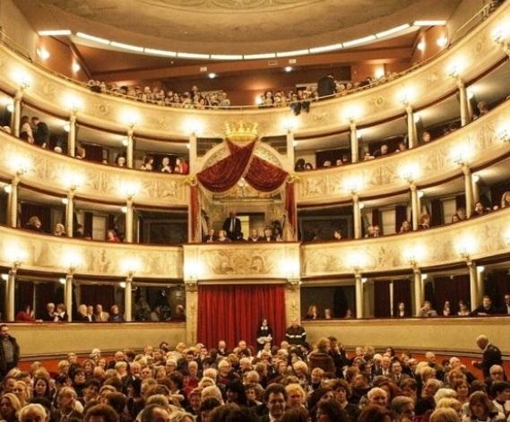 Pisa, la nuova stagione del Verdi: Incontrada, Bisio, Lella Costa ma anche lirica e danza
