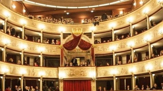 Pisa, la nuova stagione del Verdi: Incontrada, Bisio, Lella Costa ma anche lirica e danza
