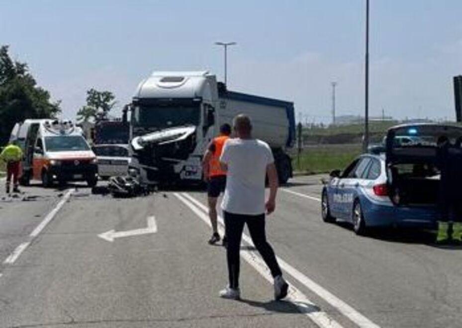 Pavullo. Schianto nell’incrocio maledetto: camionista a processo per omicidio<br type="_moz" />
