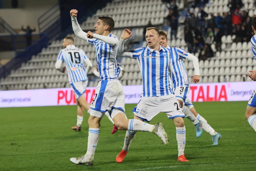 Il Bari rilancia per Antenucci. La Spal spera e cura le uscite