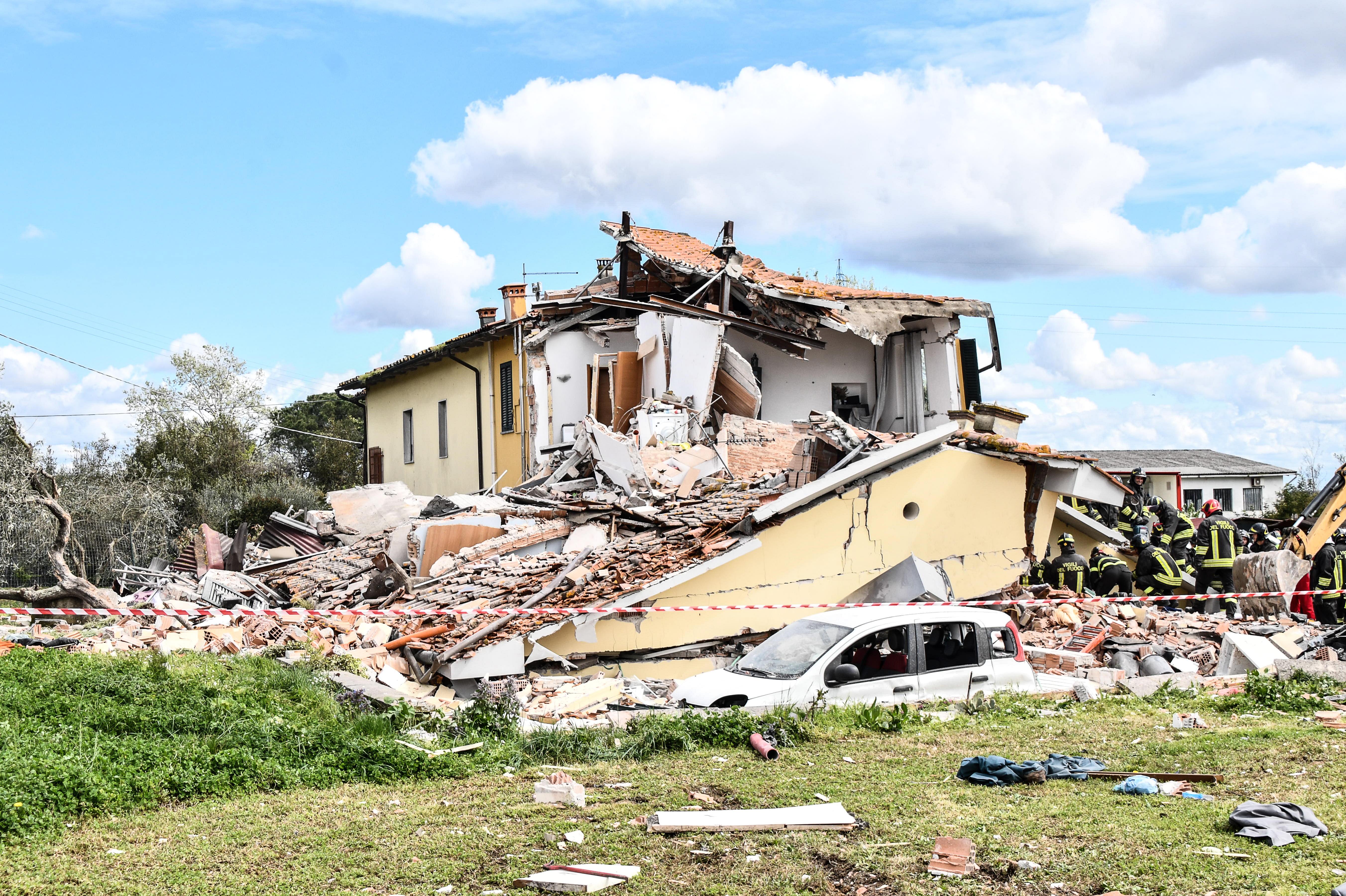 Lucca, dopo la maledetta esplosione la famiglia Hila trova casa a Badia