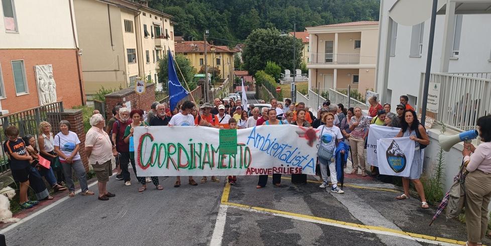 Seravezza, gli ambientalisti contro la Cgil sulle cave: «Non ha la visione del futuro»