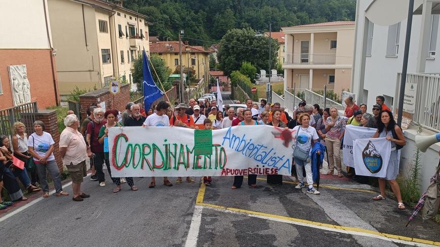 Seravezza, gli ambientalisti contro la Cgil sulle cave: «Non ha la visione del futuro»