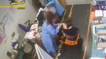 Ferrara, arrestato durante il falso vaccino