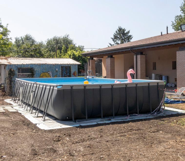 Novi, niente autopsia sul bimbo morto: l’annegamento nella piscina è stato una fatalità<br>
