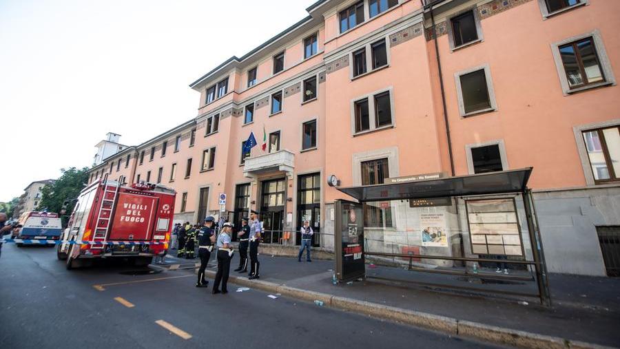 Milano, incendio nella notte in una casa di riposo: 6 morti – Video