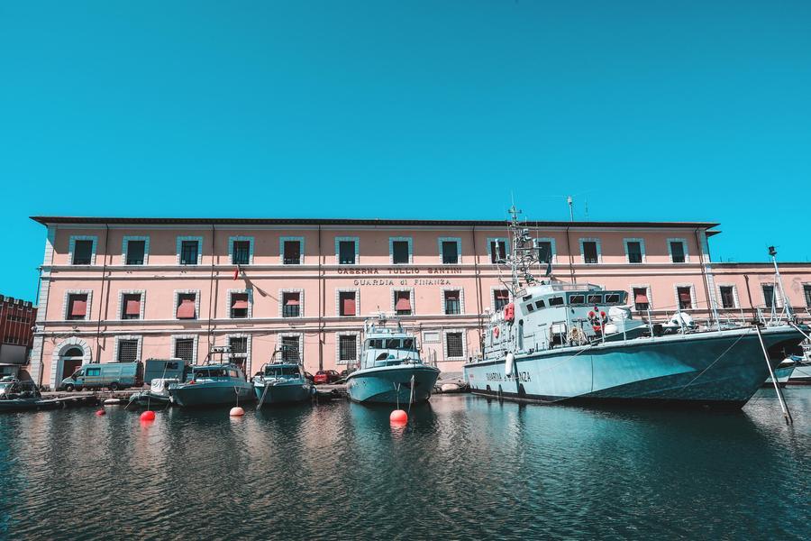 
	La caserma della finanza di Livorno dove ha sede il Roan (foto Marzi/Archivio Tirreno)


