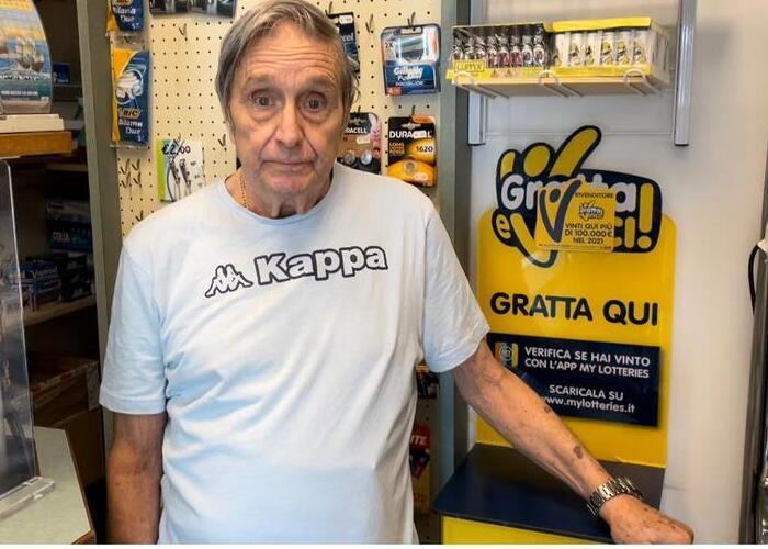Mario Toncelli, il titolare del tabacchi