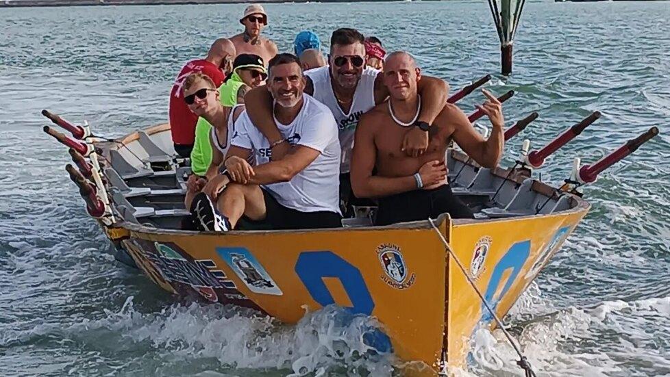 Cristiano Lucarelli e il palio: «Mogli arrabbiate e vogatori eroi ma che emozione stare sui gozzi»