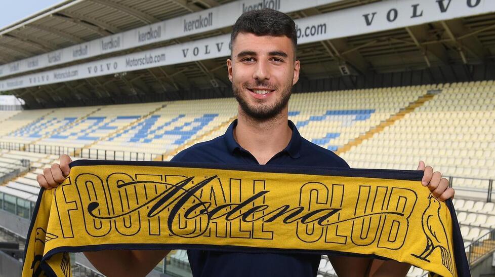 Modena, da tifoso in  curva Montagnani a portiere gialloblù: la favola di Vandelli