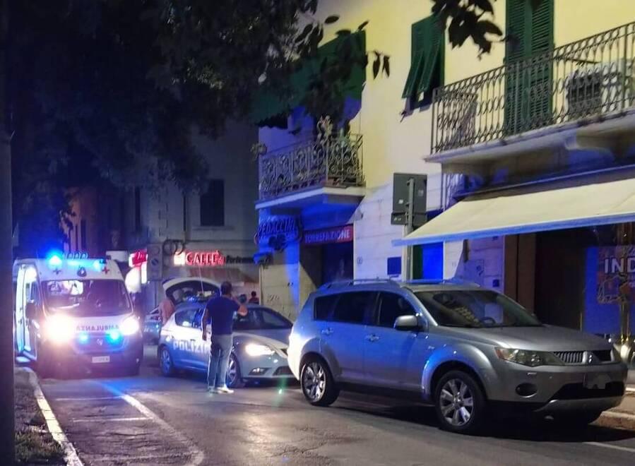 Grosseto, barista colpito a calci e pugni: è rissa nella notte in piazza De Maria