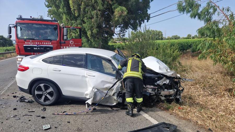Alghero, scontro frontale sulla strada dei Due Mari: due feriti