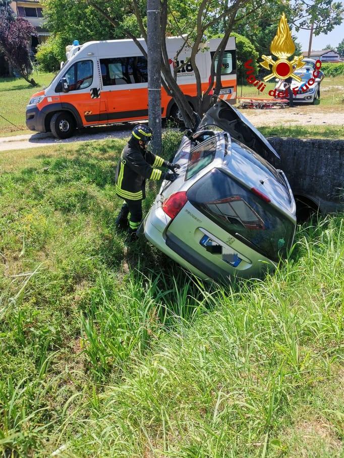 Novi, scontro tra auto: grave un 27enne